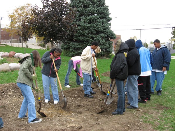 Citizen science involves everyday people in the process of scientific research. Planting tulip bulbs in a Journey North test garden is your first step in a scientific study of plants, climate, and the seasons.