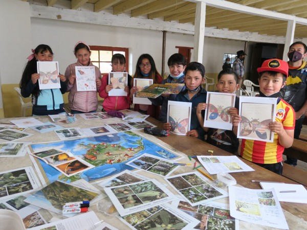 Students holding ambassador monarchs