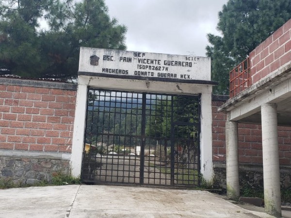 Elementary school in Macheros