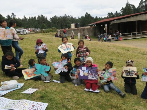 families receive ambassador butterflies at Sierra Chincua Sanctuary