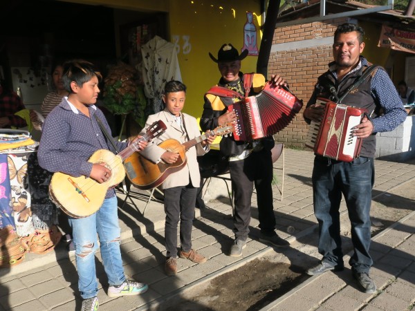 local musicians play at the visitors center